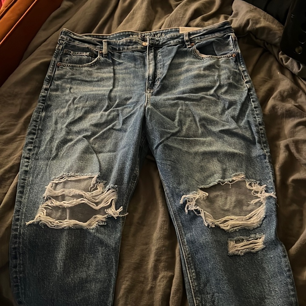 American Eagle size 20 mom jean. Distressing on the knees. New with tags!
